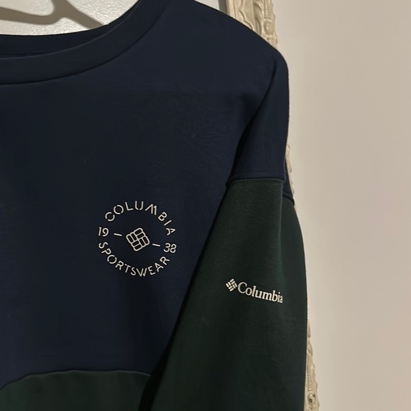 COLUMBIA | Green and Blue Color Block Crop Boxy Sweatshirt 1938 Sportswear - Picture 7 of 13